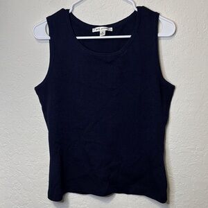 St. John scoop neck knit sleeveless top